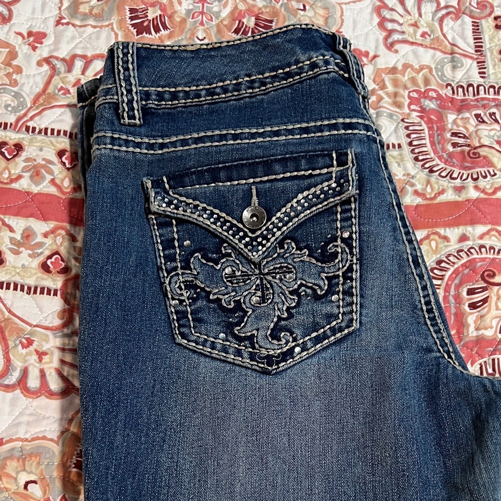 Ninewest Classic Women's Straight Leg Blue Jeans W/ Rhinestone Bling Back Pocket